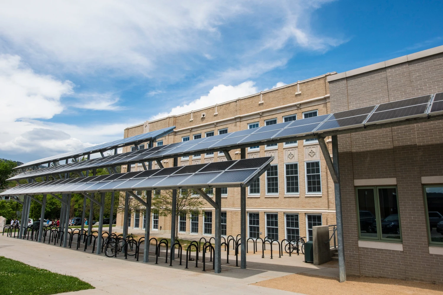 Doanh nghiệp thương mại - dịch vụ