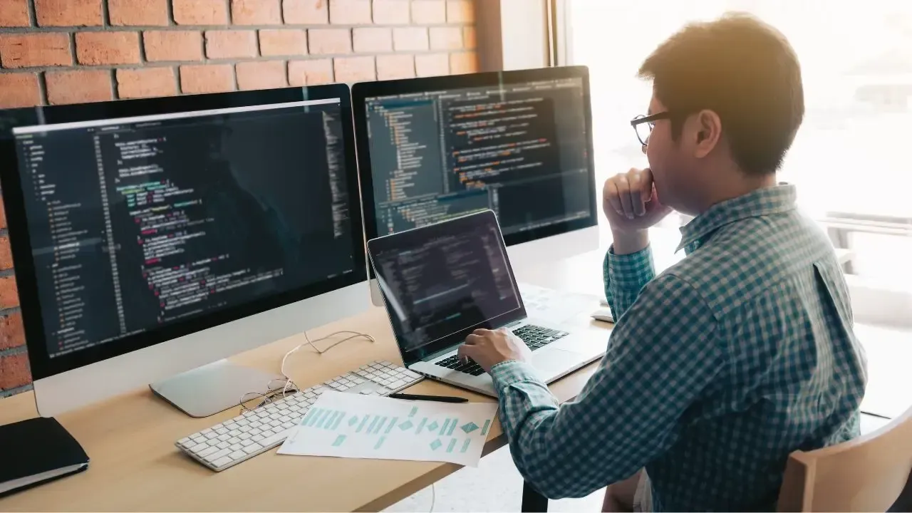 Dự án frontend thực tế giúp chuyển kiến thức thành kỹ năng.